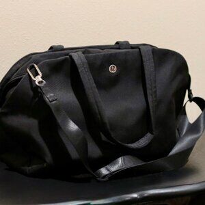 lululemon city essentials 25L bag